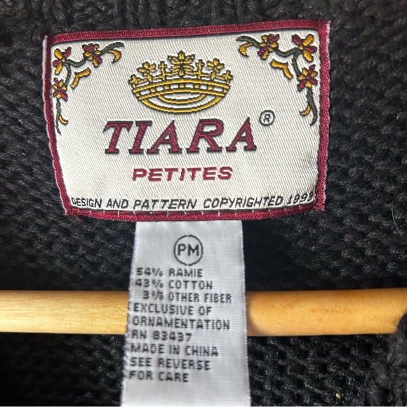 VNT 90s Tiara International Halloween Themed Sweater Vest: Size Petite Medium - Picture 2 of 7